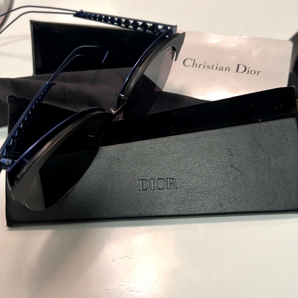 !!!BLUE 3D CHRISTIAN DIOR SUNGLASSES GOPD CONDITION COMES WITH DUST CLOTH CASE